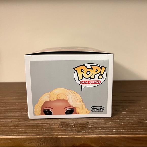 Funko Pop! Drag Queens: RuPaul’s Drag Race - RuPaul #01 Vinyl Figure - Picture 5 of 5